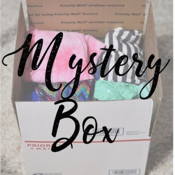 ✨Mystery Box Bundle✨ Aritzia, Oak + Fort, etc.